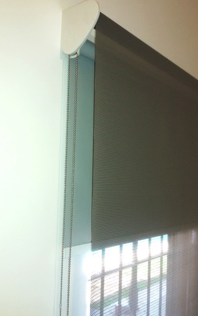 cortina roller doble black out gris screen detalle