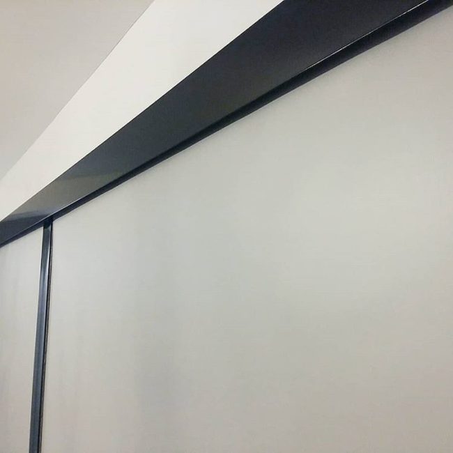 detalle black out cenefa guias lookea fabrica