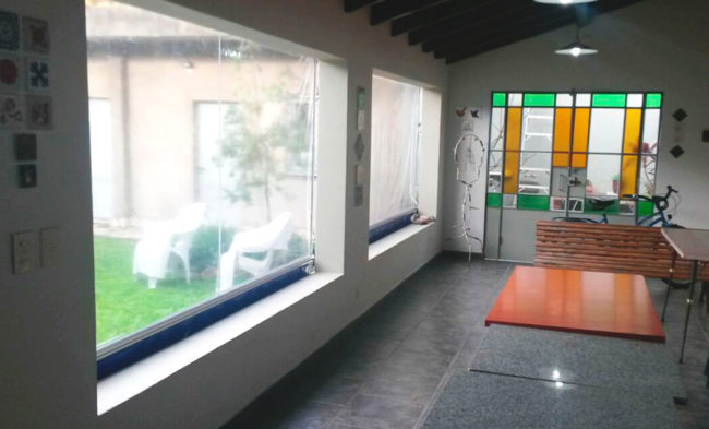 Toldo Vertical PVC Transparente Enrollable Colegiales