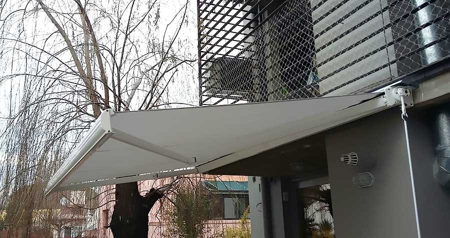 Toldo Brazos Insvisibles Cofre Base Plus BAT