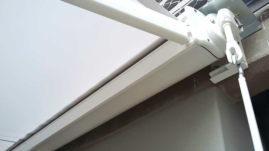 Toldo Cofre Brazos Invisibles - detalle Toldo Cofre Brazos Invisibles - detalle